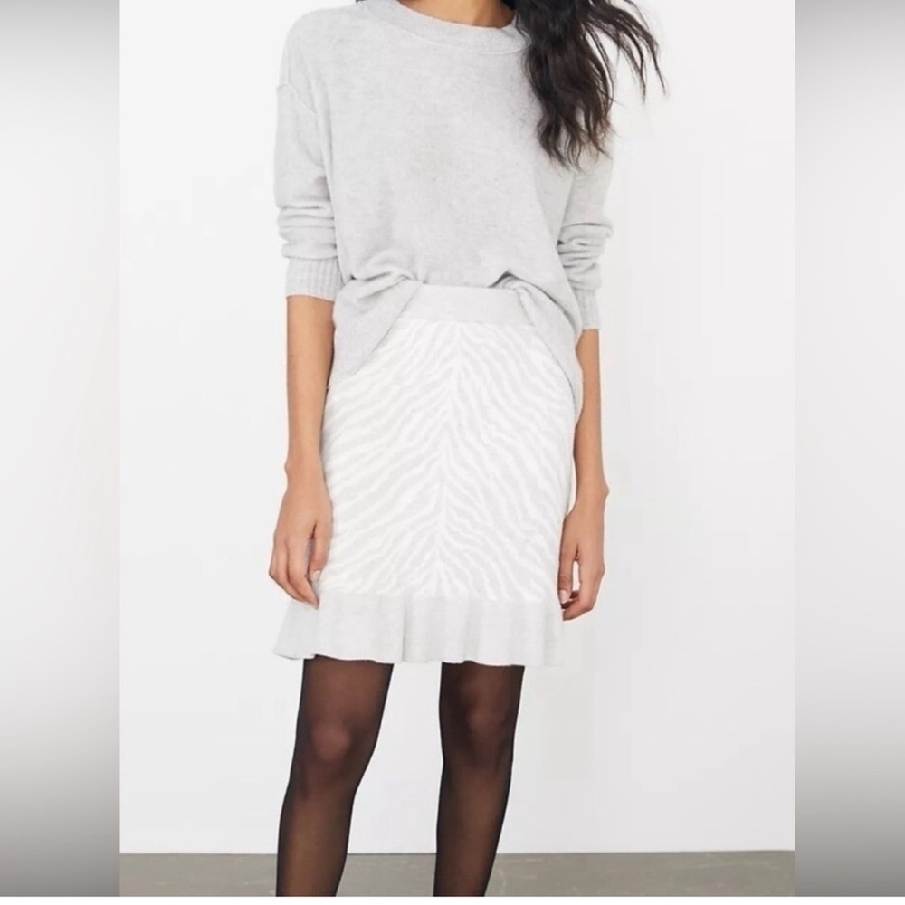 Dolan Anthropologie Left Coast Cream and Gray Zebra A-Line Ruffle Hem Skirt